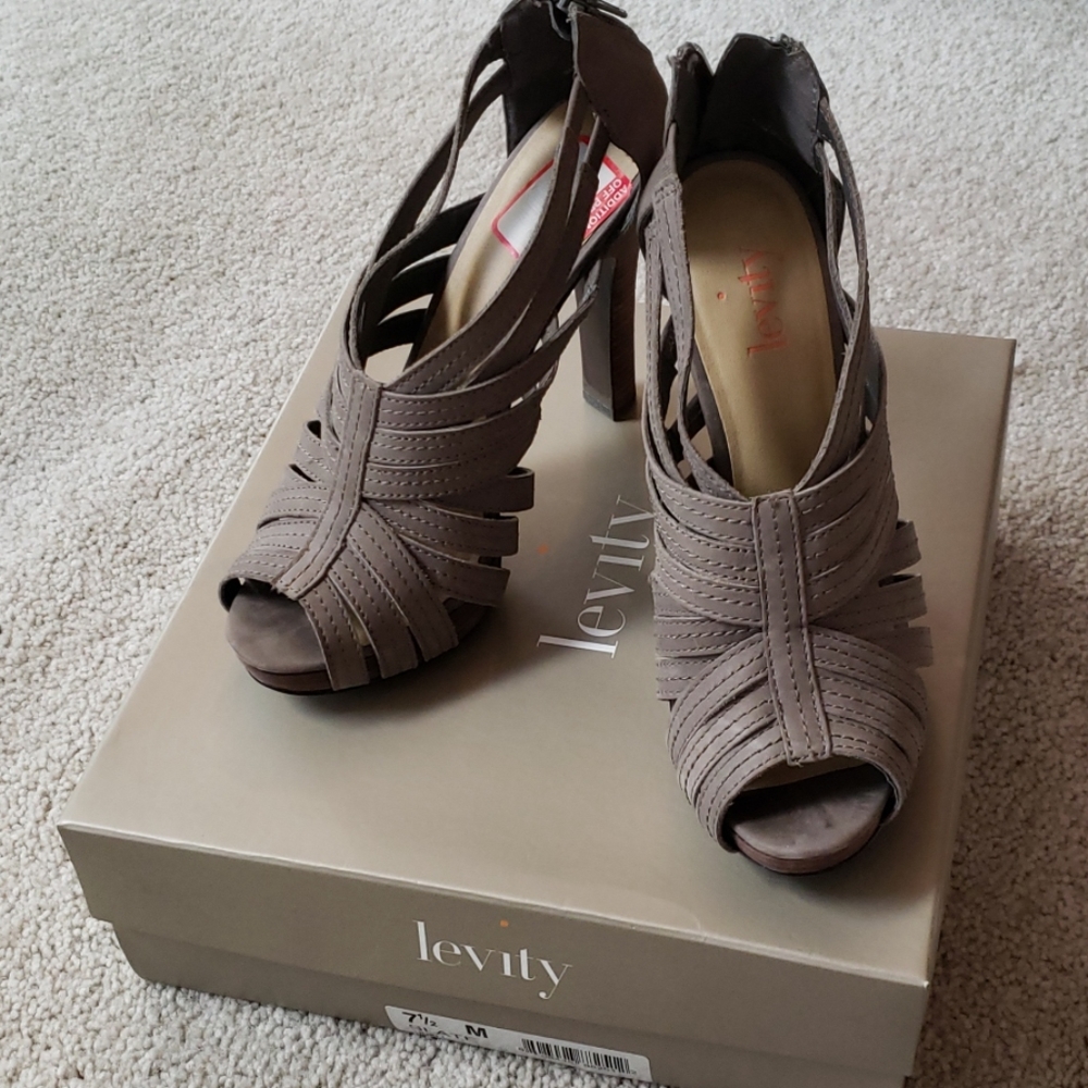 *NEW* Levity Grey Platform Peep Toe Heels